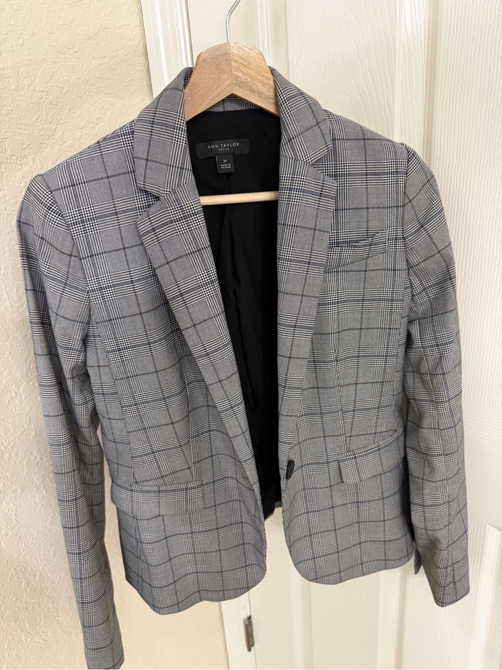 Ann Taylor Gray Glen Plaid Blazer